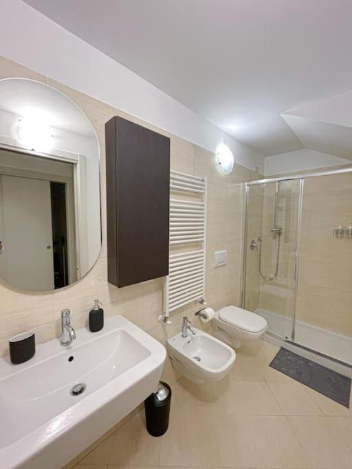 ミラノNavigli 10 Min Loft Moderno Con Area Esternaアパートメント エクステリア 写真