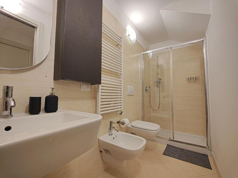 ミラノNavigli 10 Min Loft Moderno Con Area Esternaアパートメント エクステリア 写真