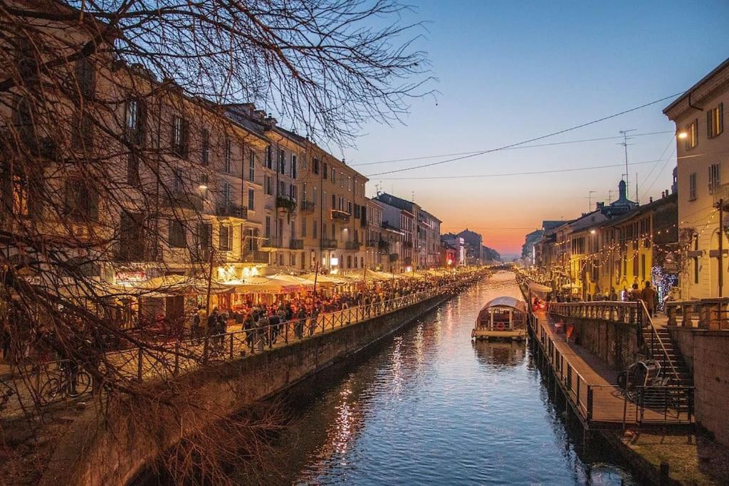ミラノNavigli 10 Min Loft Moderno Con Area Esternaアパートメント エクステリア 写真