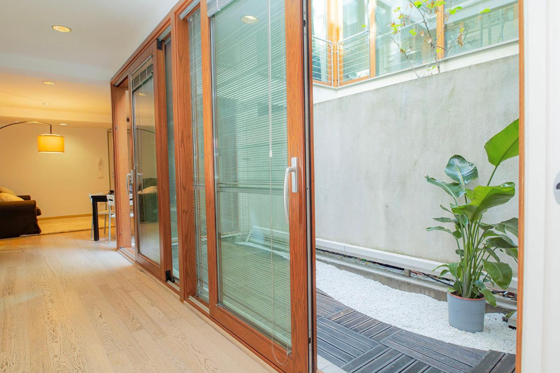 ミラノNavigli 10 Min Loft Moderno Con Area Esternaアパートメント エクステリア 写真